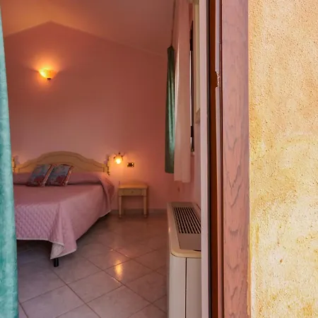 Solanas Hotel 3*